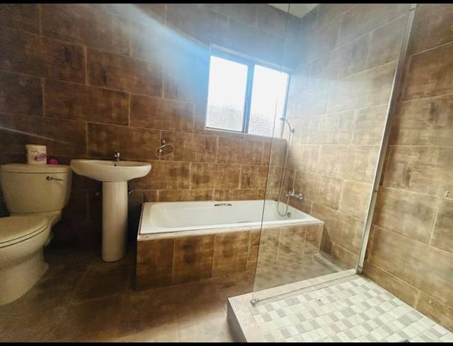 6 BEDROOM PROPERTY TO RENT IN BIRDSWOOD
